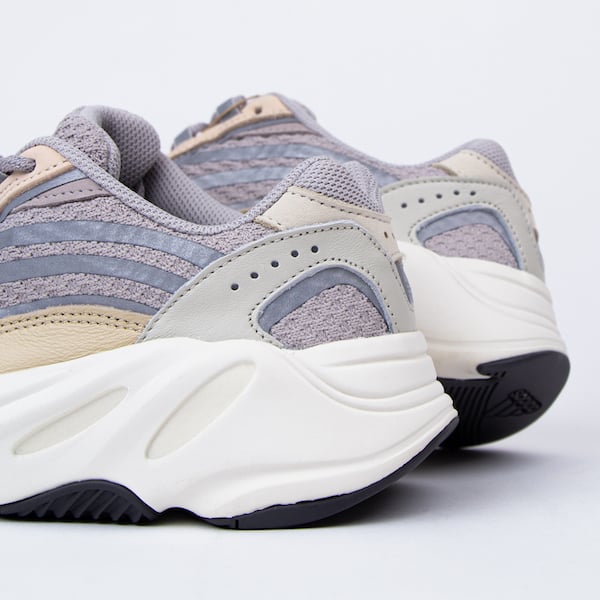 Adidas Yeezy 700 V2 Cream - Sneaker Request - Sneakers - Adidas