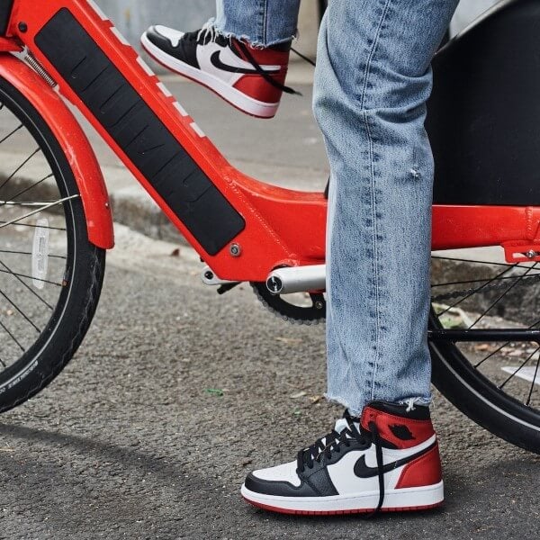 Air Jordan 1 Retro High Satin Black Toe - Sneaker Request - Sneakers - Air Jordan