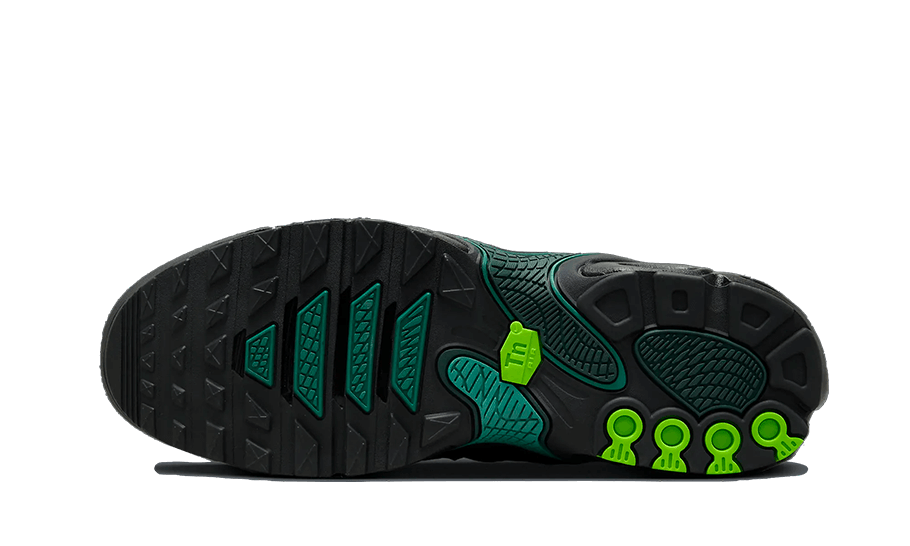Nike Air Max Plus Drift Black Volt - Sneaker Request - Sneakers - Nike